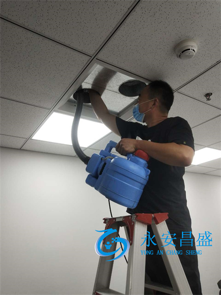 西安餐飲人看過來 高效清洗風機盤管 守護中央空調(diào)系統(tǒng)健康