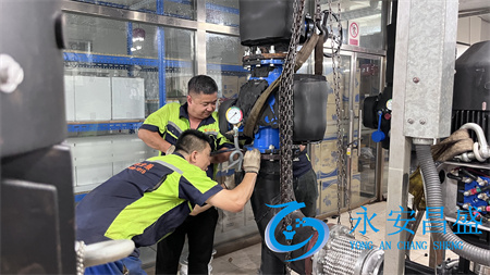 離心機(jī)水冷機(jī)組漏水難題如何破解 專業(yè)維修團(tuán)隊(duì)為您保駕護(hù)航